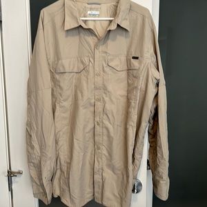 Men’s XL Tan Columbia Hiking Outdoors Long Sleeve Button Up